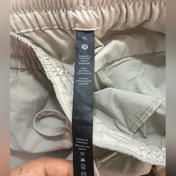 lululemon athletica Men's Light Gray Cargo Pants - Picture 7 of 7